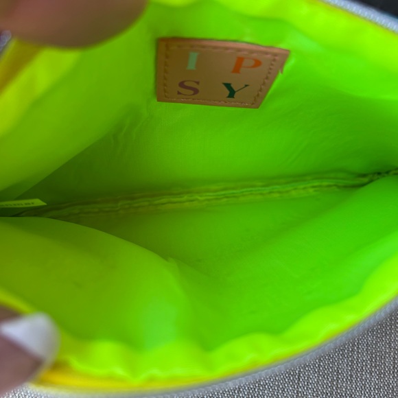 2 IPSY Pouches/Make up/Cosmetic Bags - Picture 4 of 6